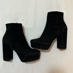 Steve Madden Black Heeled Boots for Stylish Comfort